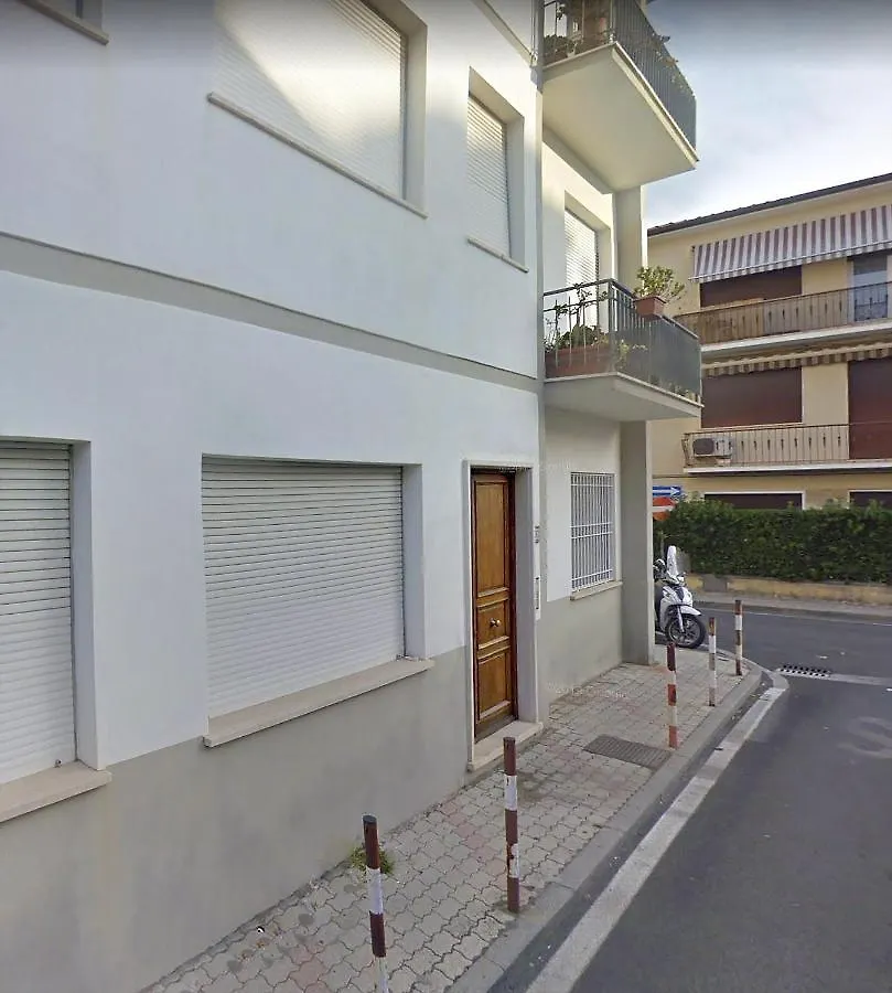 A Due Passi Dal Mare Apartment Lido di Camaiore