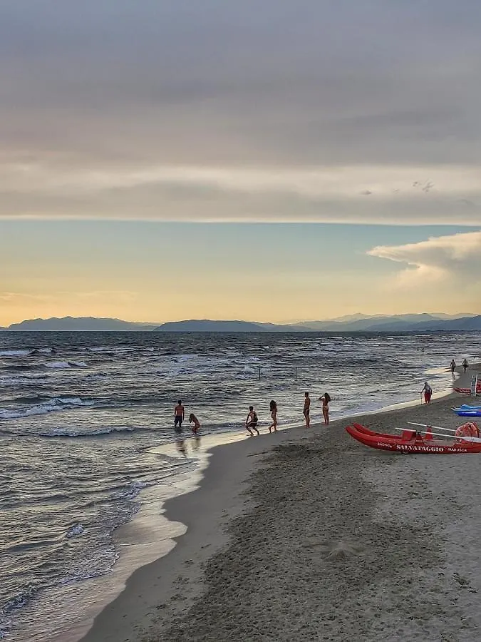 A Due Passi Dal Mare Apartment Lido di Camaiore 0*,